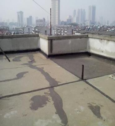 盐城市漏水维修 楼顶漏水是什么原因，楼顶漏水维修方法是什么?